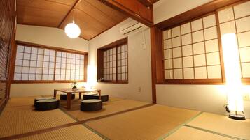 Private Vacation Home | 4 bedrooms, iron/ironing board, free WiFi, bed sheets