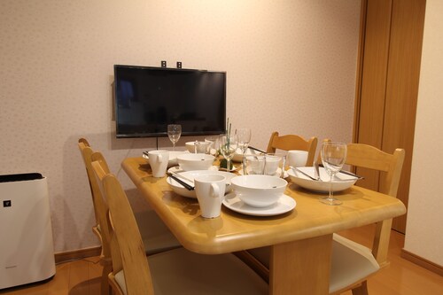 客室内のダイニングエリア