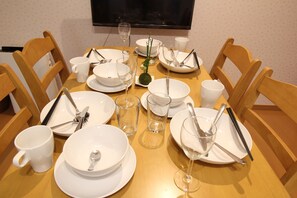 Private Vacation Home | In-room dining