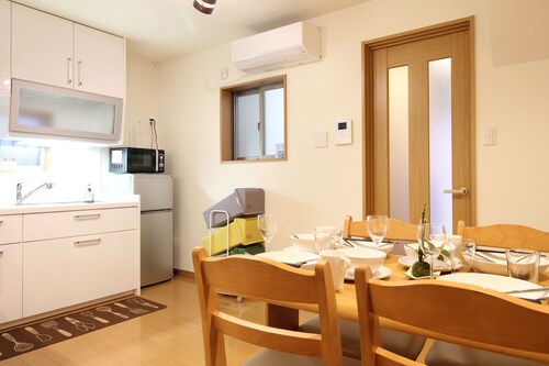 客室内のダイニングエリア