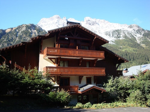 Reizvolle 3-Zimmer-Wohnung im Garten, pistennah, ideal für Familien