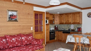 Interior - Cozy and bright apartment with garden, for 6 guests (Pralognan-la-Vanoise)
