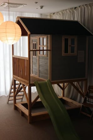Children’s play area – indoor