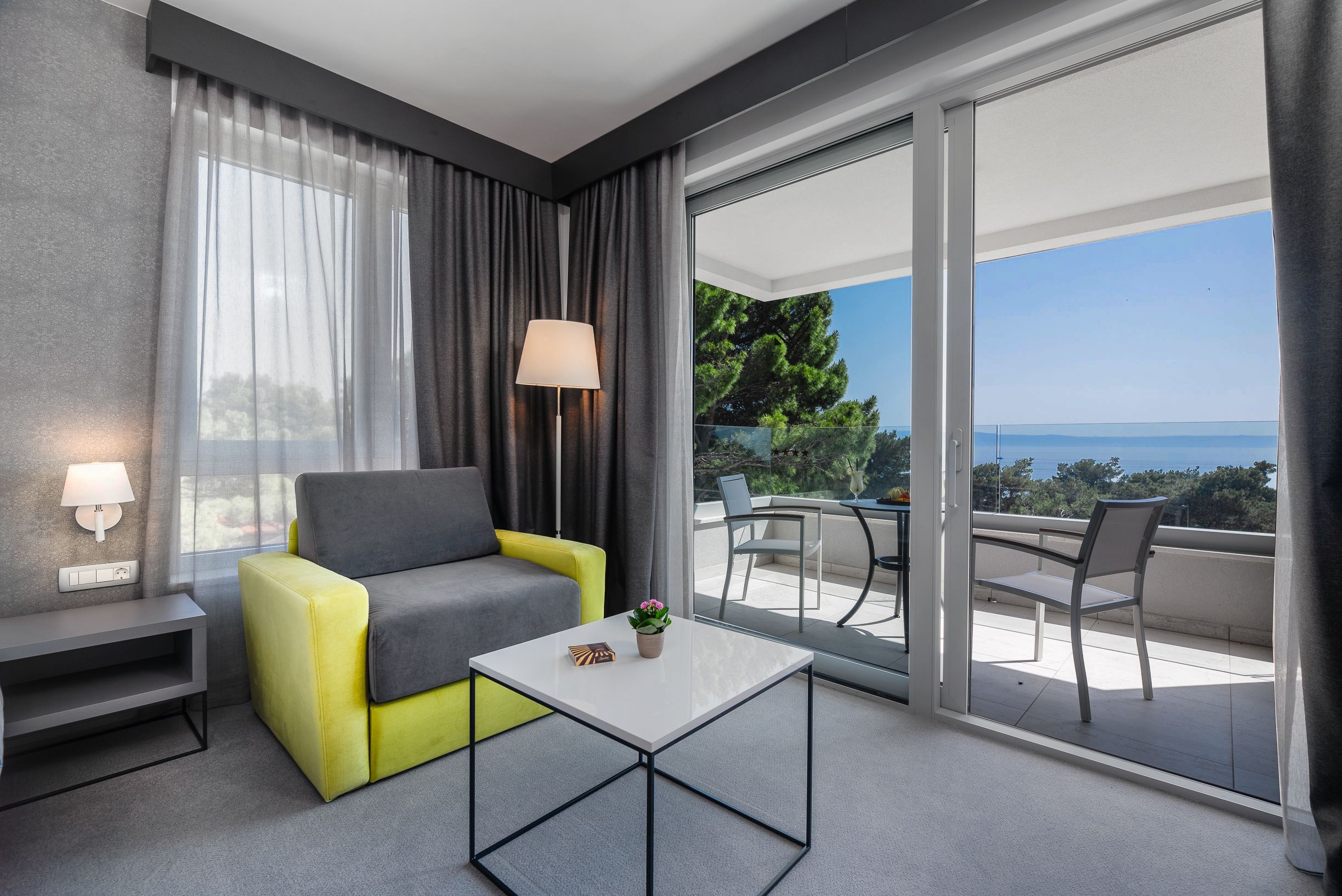 standard double room, sea view | 1 bedroom, minibar, in-room safe, desk