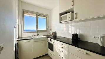 Fridge, microwave, oven, dishwasher