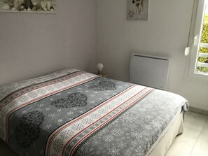 1 bedroom, free WiFi, bed sheets