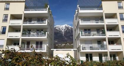 Bel appartement T 2 Rez jardin avec terrasse abritĂ©e piscine ( lâĂ©tĂ©) Fibre