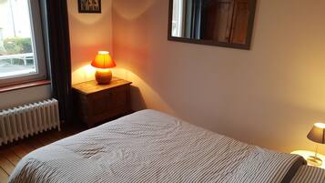 5 chambres, fer et planche à repasser, lit parapluie, Wi-Fi