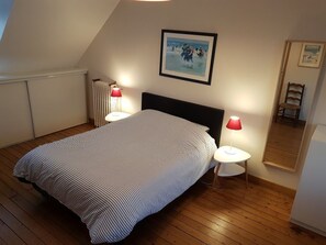 5 chambres, fer et planche à repasser, lit parapluie, Wi-Fi