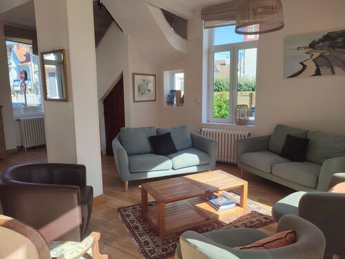 Villa Azious, 10 persons, beach side in Wimereux with parking possibility