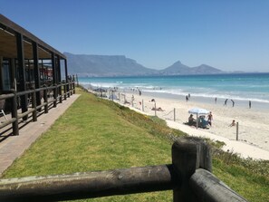 View from property - Milnerton Guesthouse (Cape Town)