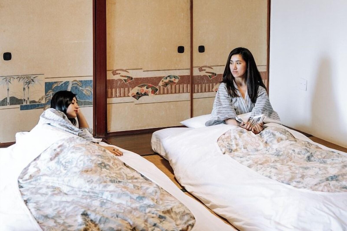 Literie de qualité supérieure, surmatelas, bureau