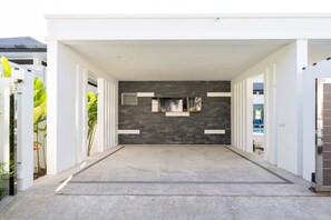 Free self parking - Villa Destiny (Rawai)