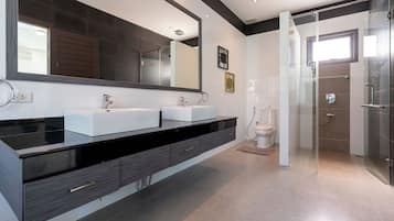 4-Bedroom Pool Villa | Bathroom | Separate bathtub and shower, deep-soaking bathtub, hair dryer, towels