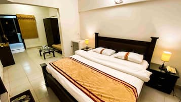 Kamar Double atau Twin Standar, 1 Tempat Tidur Double, akses difabel, Bebas Asap Rokok | Meja kerja, tirai kedap cahaya, kedap suara, dan Wi-Fi gratis