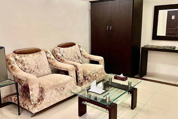 Kamar Double atau Twin Deluks, 1 kamar tidur, akses difabel, Bebas Asap Rokok | Meja kerja, tirai kedap cahaya, kedap suara, dan Wi-Fi gratis