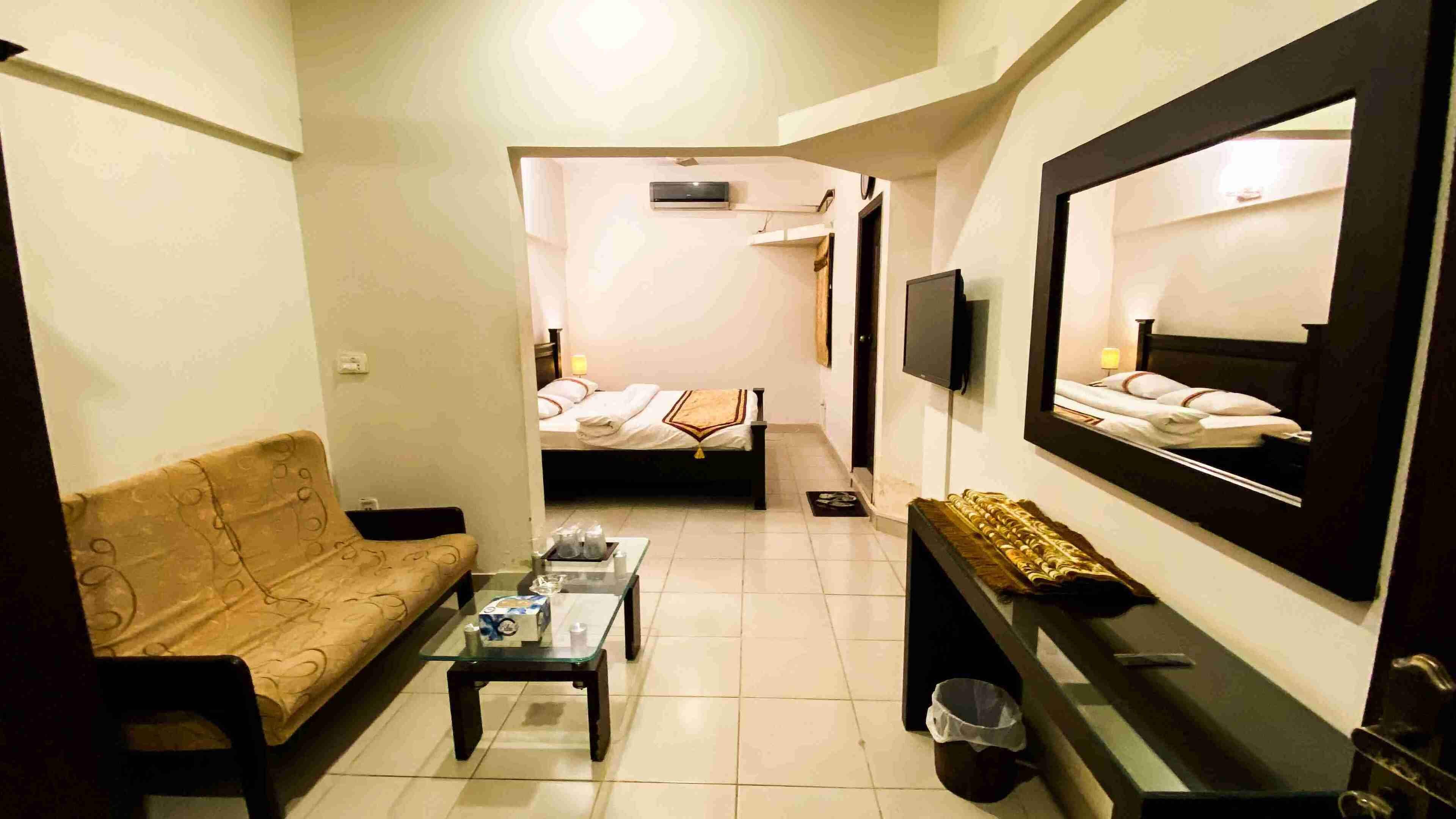 Habitació doble o amb dos llits individuals estàndard, 1 llit doble, accessible, no fumadors | Escriptori, cortines opaques i habitacions insonoritzades 