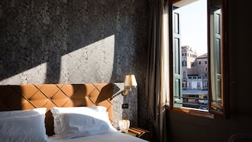 Grand Deluxe Canal View | Sábanas italianas Frette, ropa de cama de alta calidad y edredón