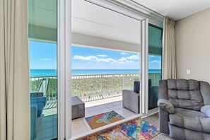 Smart TV, DVD player, books, stereo