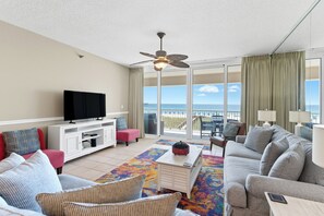 Smart TV, DVD player, books, stereo