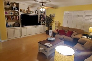 Smart TV, stereo, offices, computer monitors
