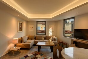 Grand Apartment, City View | Living area - Fos Residential Apartments (Athens)