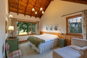 4 habitaciones, escritorio, wifi gratis y ropa de cama