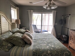 4 室のベッドルーム、旅行用ベビーベッド、WiFi、ベッドシーツ