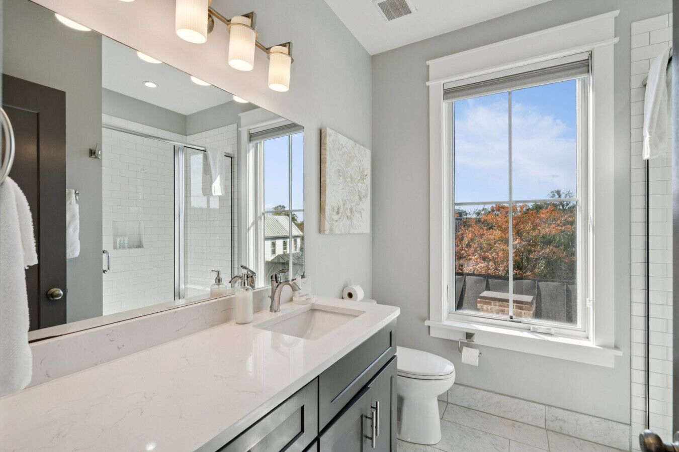 Sèche-cheveux, serviettes fournies