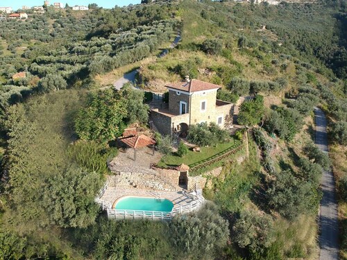 Amazing Classic Stone House: a green terrace overlooking sea, hill and mountain