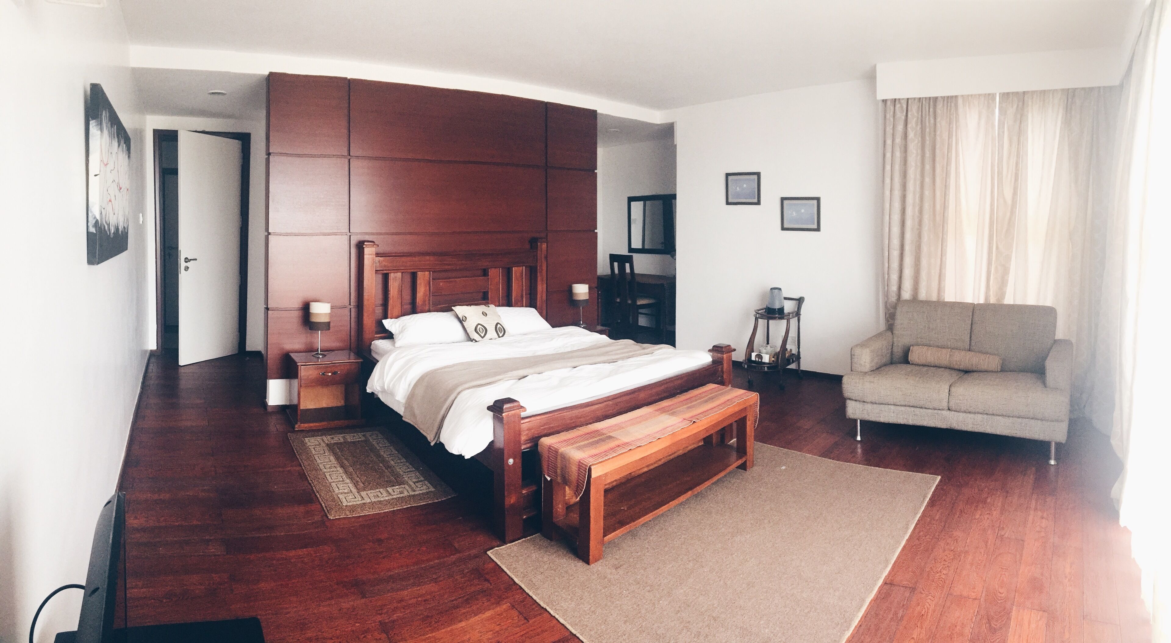 3 Schlafzimmer, Zimmersafe, Schreibtisch, Bügeleisen/Bügelbrett