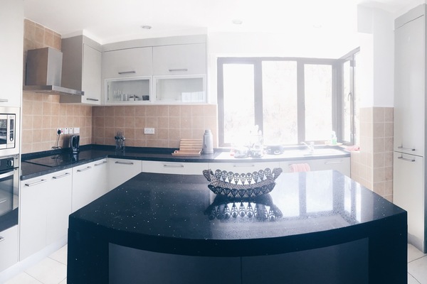 Frigorífic, microones, forn i placa de cuina