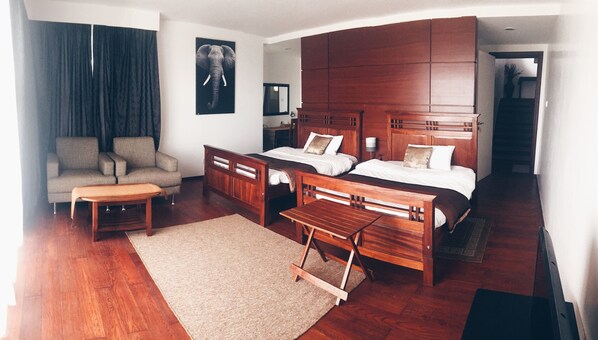 3 bedrooms, in-room safe, desk, iron/ironing board