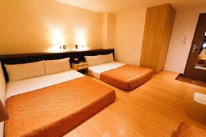 Family Room, Multiple Beds | Desk, blackout drapes, bed sheets - D.Y. Hotel (Taichung)