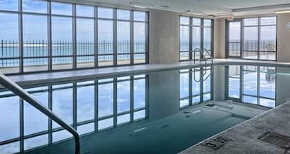 Great views! Close to restaurants. Top Rated!! Spec rates for 30+days Jan-Mar