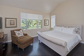 3 makuuhuonetta, silitysrauta/-lauta, Wi-Fi, vuodevaatteet