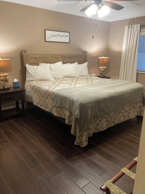 4 bedrooms, iron/ironing board, free WiFi, bed sheets