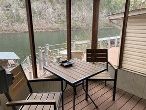Outdoor dining - Lakefront w/Private Dock - Spacious Home on Lake Taneycomo (Hollister)