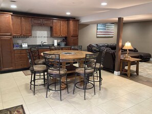 Dining - Lakefront w/Private Dock - Spacious Home on Lake Taneycomo (Hollister)