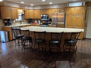Fridge, microwave, oven, stovetop - Lakefront w/Private Dock - Spacious Home on Lake Taneycomo (Hollister)