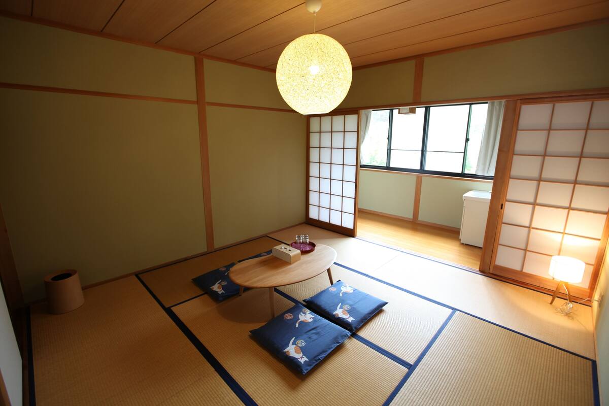 傳統客房 (Japanese Style 4 guests) | 客房內保險箱、免費無線上網、床單