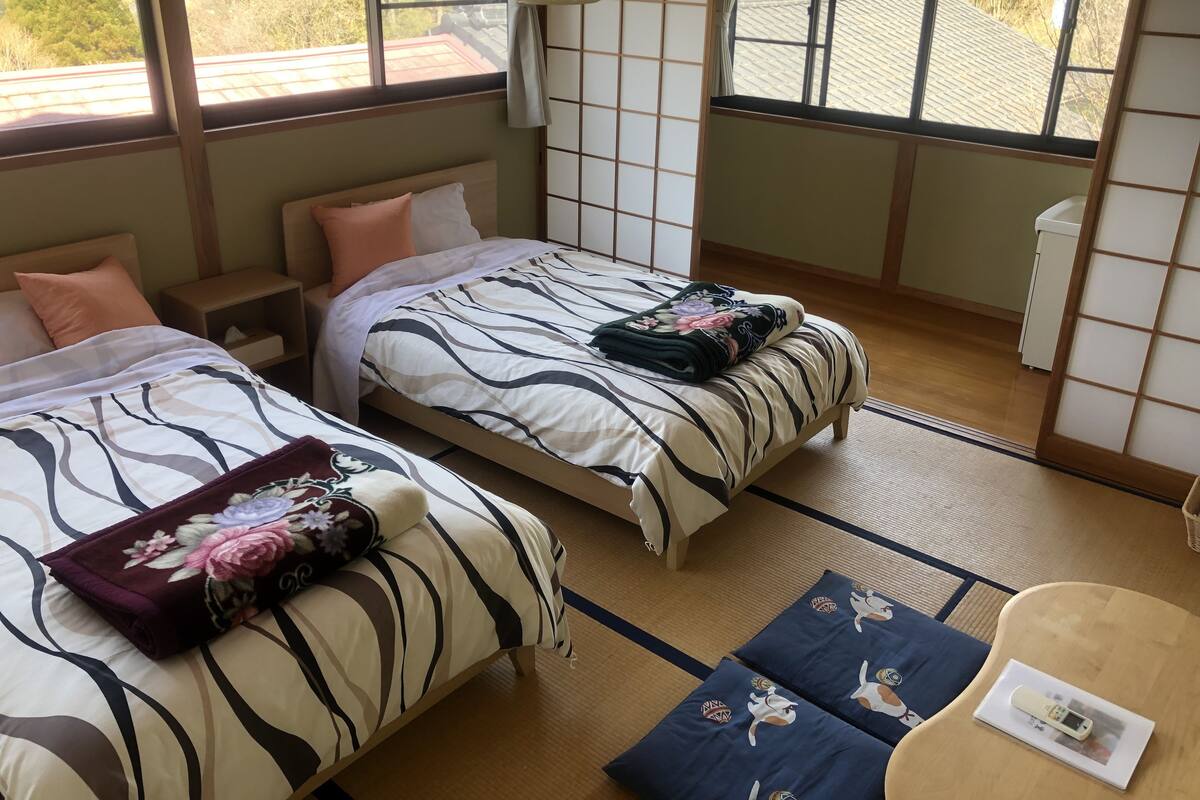 雙床房 | 客房內保險箱、免費無線上網、床單