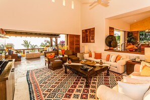 Smart TV, video games, ping pong, books - Spectacular 9-bedroom ocean-view property | Four Seasons Punta Mita | sleeps 25 (Punta de Mita)