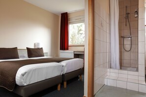 Decoración personalizada, muebles diferentes y escritorio