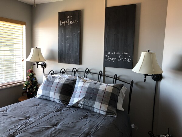 2 bedrooms, iron/ironing board, WiFi, bed sheets