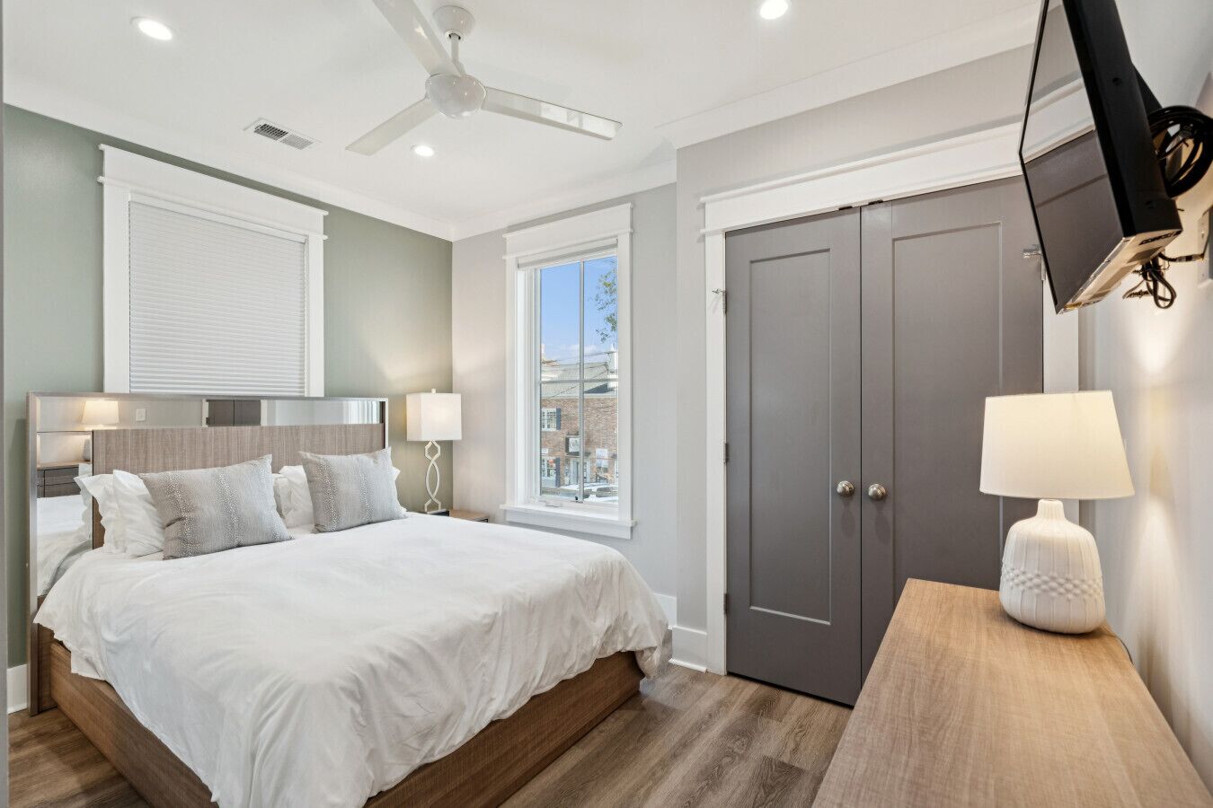 2 bedrooms, desk, iron/ironing board, free WiFi