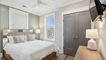 2 bedrooms, desk, iron/ironing board, travel crib