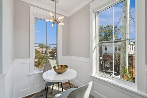 Elegant Condo in The Heart of Historic Downtown Charleston