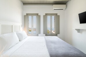 Duplex, 2 Bedrooms, Sea View | 2 bedrooms, in-room safe, soundproofing, iron/ironing board