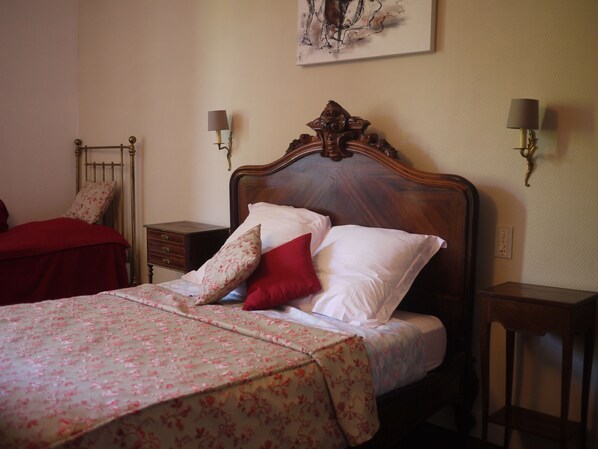 Double Room (Acacia)